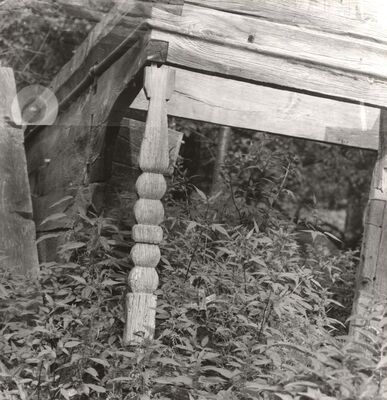 Bukevje - Gospodarska zgrada, stup