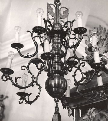 Kloštar Ivanić - Župna crkva Uznesenja Blažene Djevice Marije, luster