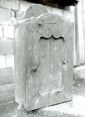 Kuče - Zidni ormarić