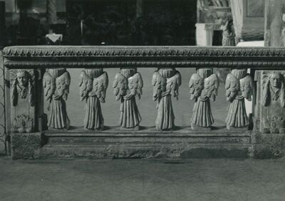 Marčan - Župna crkva sv. Marka, dio pričesne klupe