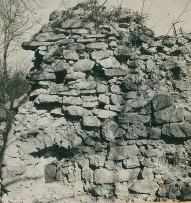 Zelingrad - Stari grad Zelingrad, prozor cilindrične kule