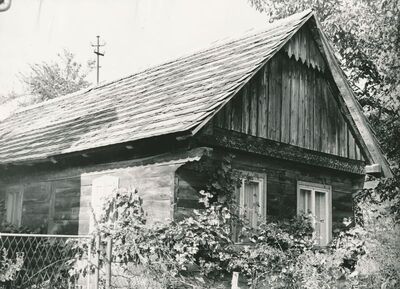 Polje Ozaljsko (Ozalj) - Tradicijska kuća, zabatno pročelje