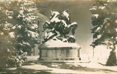 Zagreb - Trg Republike Hrvatske (Trg maršala Tita), kip sv. Jurja