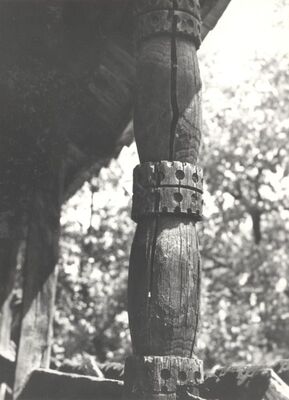 Gornje Psarjevo - Kurija Jelačić-Bužimski, stup trijema