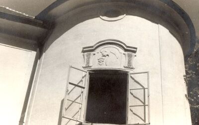 Lužnica - Dvorac Lužnica, prozor cilindrične kule