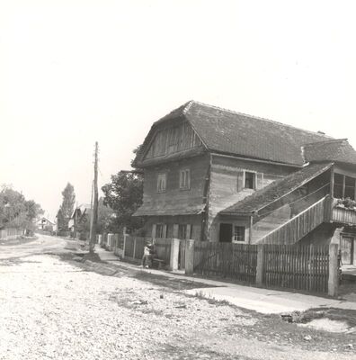 Mraclin - Tradicijska kuća, ulazno i zabatno pročelje