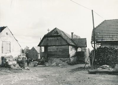 Grandić Breg (Ozalj) - Tradicijska kuća, zabatno pročelje