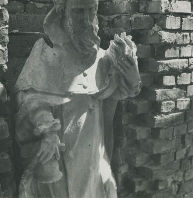 Lepoglava - Župna crkva, zapadno pročelje, desna figura sa zabata nad glavnim vijencem