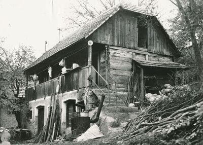 Tomašnica (Ozalj) - Tradicijska kuća, zabatno i dvorišno pročelje