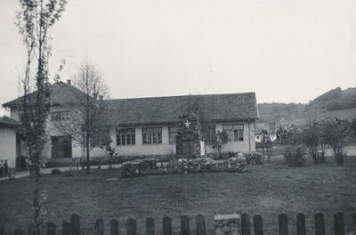 Tušilović (Karlovac) - Spomenik palim borcima NOB-e, detalj