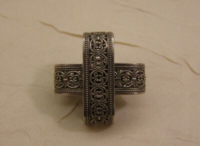 Broš u obliku grčkog križa