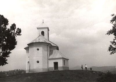 Hrženik - Kapela sv. Ivana Krstitelja, svetište