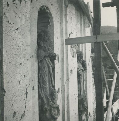 Lepoglava - Župna crkva, zapadno pročelje - kip Madone iznad glavnog vijenca