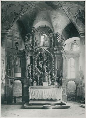 Visoko - Crkva sv. Trojstva, unutrašnjost, glavni oltar