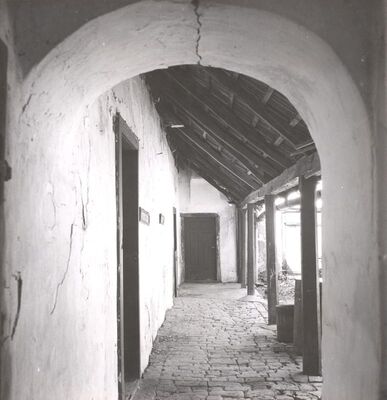 Slavetić - Dvorac Oršić, trijem južnog krila