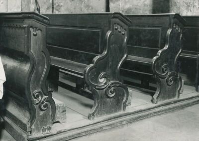 Marčan - Župna crkva sv. Marka, klupe