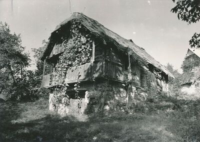 Sršići (Ozalj) - Tradicijska kuća, zabatno pročelje