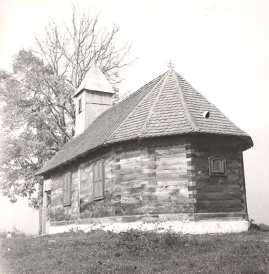 Cerje Pokupsko - Kapela sv. Petra i Pavla, svetište