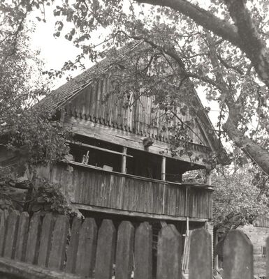 Strezoj - Gospodarska zgrada, zabatno pročelje