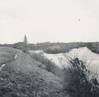 Trg (Ozalj) - Crkva Svih Svetih, istoimeni otok na Kupi