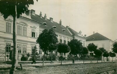 Đakovo - osnovna škola u Školskoj ulici