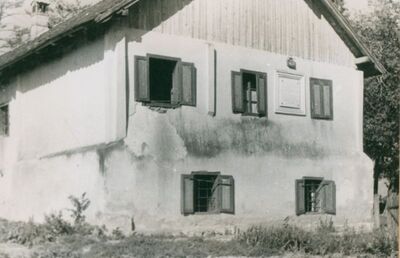 Kurilovec - Kurija Jelačić, zabatno pročelje