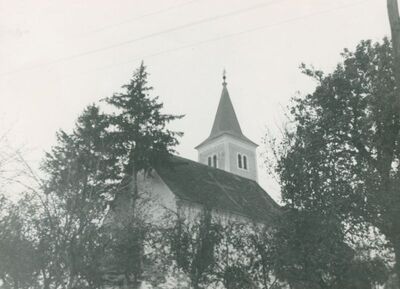 Vrbovečki Rakovec - Župna crkva sv. Jurja, glavno i bočno pročelje te zvonik