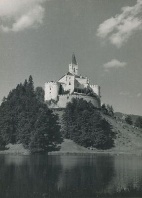 Trakošćan - dvorac, pogled s jezera