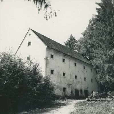 Križovljan Radovečki - dvor, gospodarska zgrada