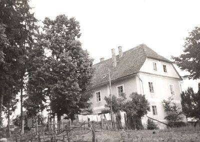 Hruškovec - Kurija Turković, zabatno i ulazno pročelje