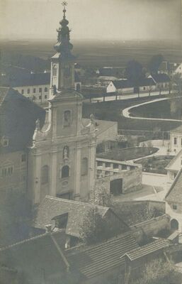 Varaždin - Crkva Rođenja Isusova, pročelje