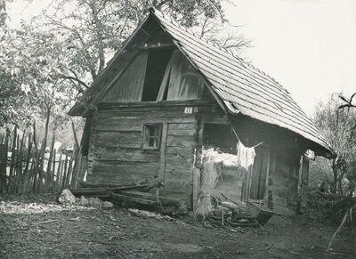 Polje Ozaljsko (Ozalj) - Tradicijska kuća, ulazno pročelje