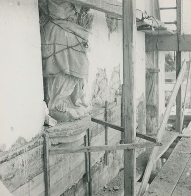 Lepoglava - Župna crkva, nadvoj velikog prozora