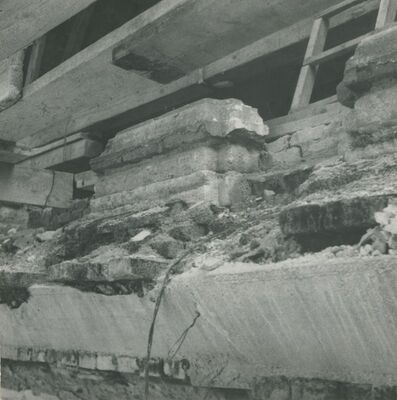 Lepoglava - Župna crkva, podnožje pilastra od mramora