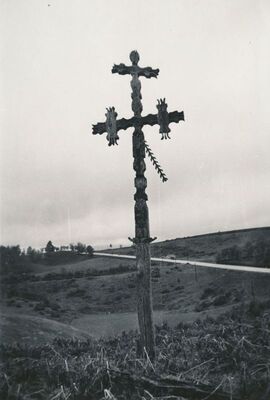 Točak (Slunj) - groblje, drvena krstača