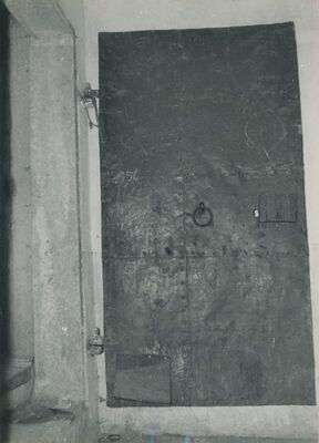 Bela (Novi Marof) - dvor I, željezne vratnice