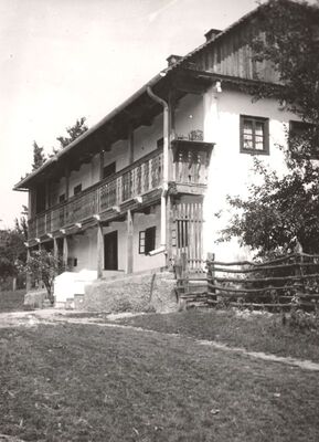 Rozga - Kurija starog župnog dvora, ulazno pročelje