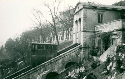 Zagreb (Strossmayerovo šetalište) - Uspinjača, gornje stajalište