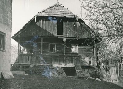 Slapno (Ozalj) - Tradicijska kuća, zabatno pročelje