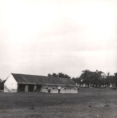 Jakovlje - Dvorac Oršić, gospodarska zgrada