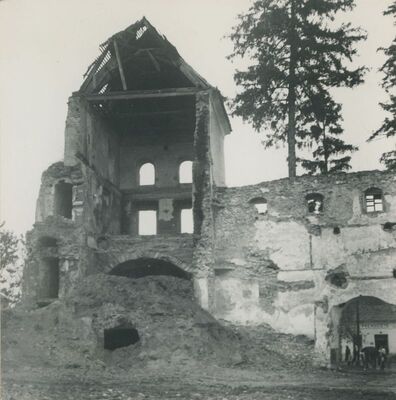 Ivanec - Stari grad, glavna kula, ulaz