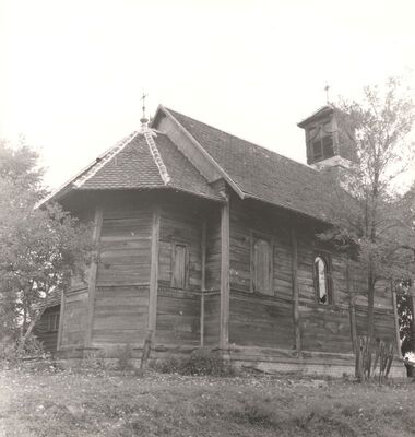 Gustelnica - Crkva sv. Antuna Padovanskog, apsida i bočno pročelje
