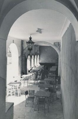 Ozalj - Stari grad, ulazni trijem s arkadama