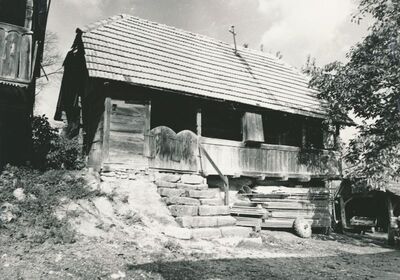 Vrhovac (Ozalj) - Tradicijska kuća s podrumom