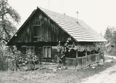 Grdun (Ozalj) - Tradicijska kuća, zabatno i ulazno pročelje