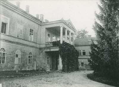 Martijanec - klasicistički dvorac, pročelje sa portikom