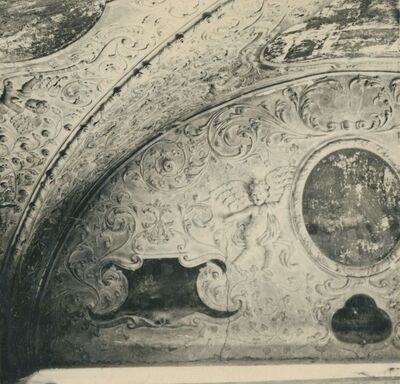 Lepoglava - Župna crkva, biblioteka, štukature na istočnom zidu