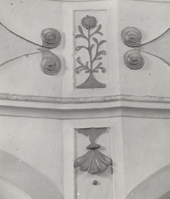 Orišje (Bosiljevo) - Crkva Uznesenja Blažene Djevice Marije, detalj dekoracije na pjevalištu