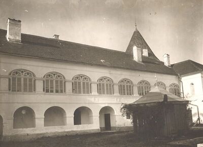 Kerestinec - Dvorac Kerestinec, dvorišno pročelje