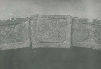 Varaždin - Trg Republike 13, detalj portala, majstorski znak